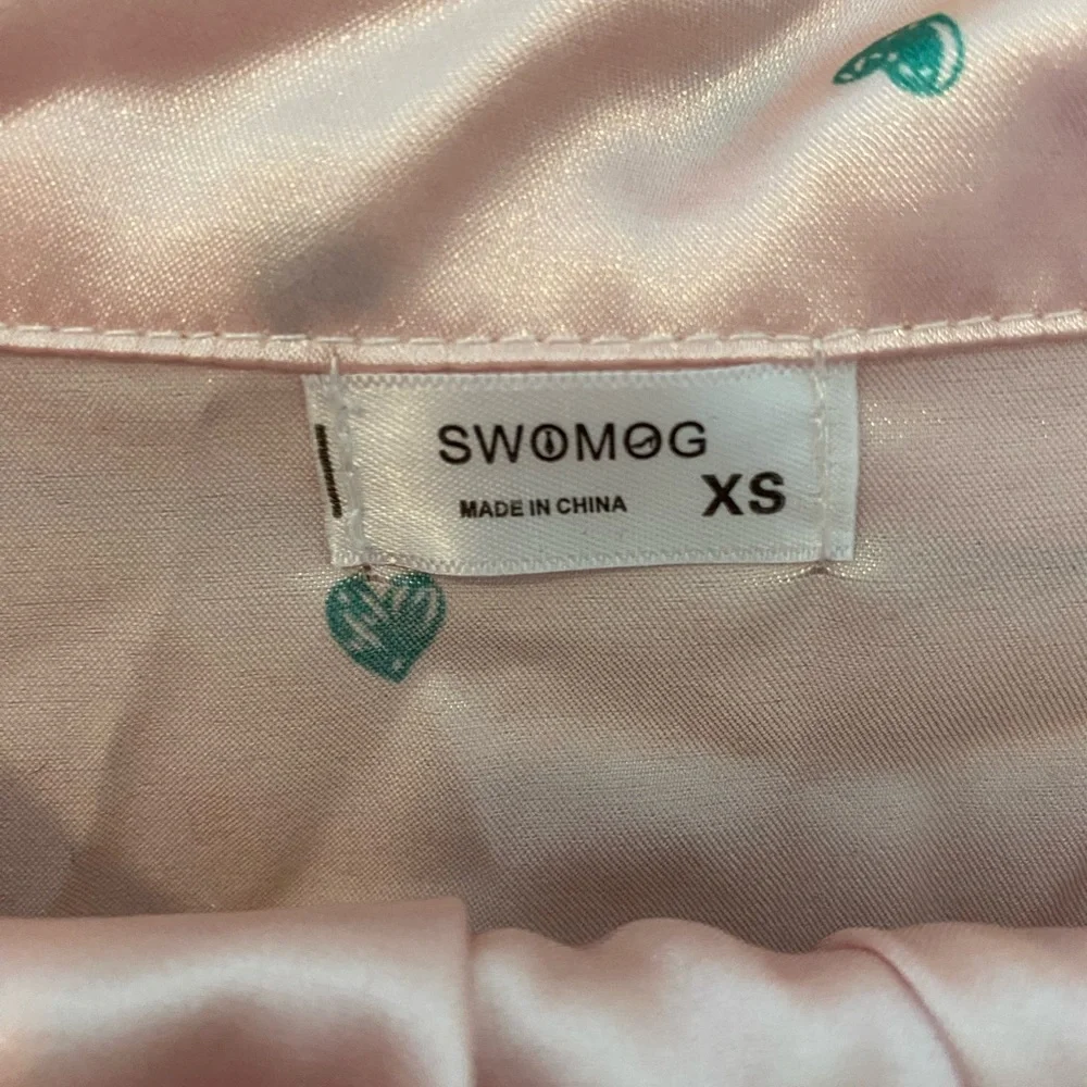 Silky pink pajamas - Picture 4 of 6